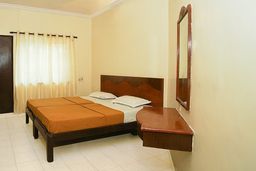 redroofhotel_premium